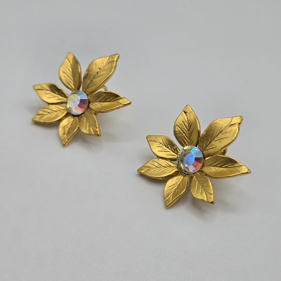 Vintage Flower Earrings Goldtone Clip Ons Classic Midcentury AB Rhinestone Twee - Picture 2 of 11